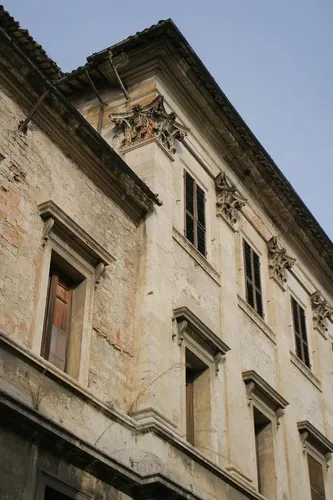 Palazzo Saladini - Pilastri