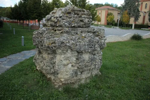 Resti di Monumenti Funerari