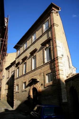 Palazzo de Scrilli già Montani