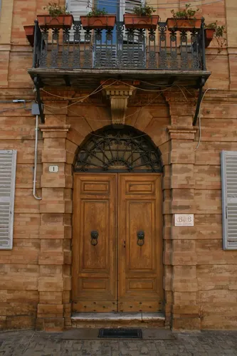 Palazzo Ferracuti già Amici
