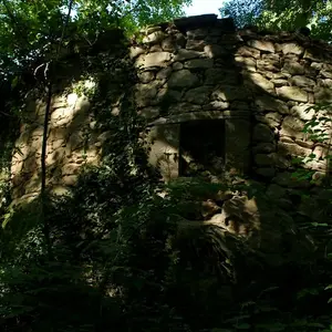 Casa nella roccia